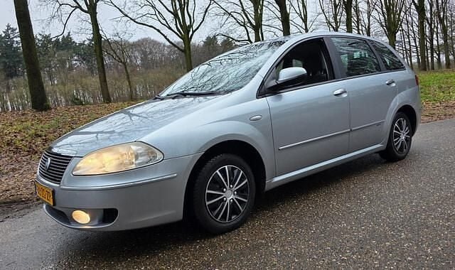 Grijs Occasion 2008 Fiat Croma Dynamic Hatchback | € 1.500 (Super prijs) - Afbeelding 1/4