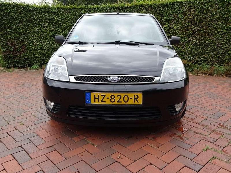 Gebruikt 2002 Ford Fiesta Ghia Hatchback | € 1.490 (Eerlijke prijs) - Afbeelding 1/4