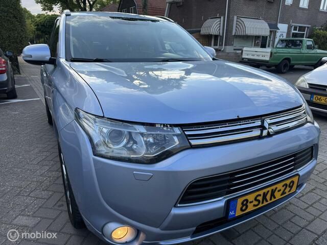 Occasion Mitsubishi Outlander Intense+ 121 PK (88 kW) 2013 Blauw SUV