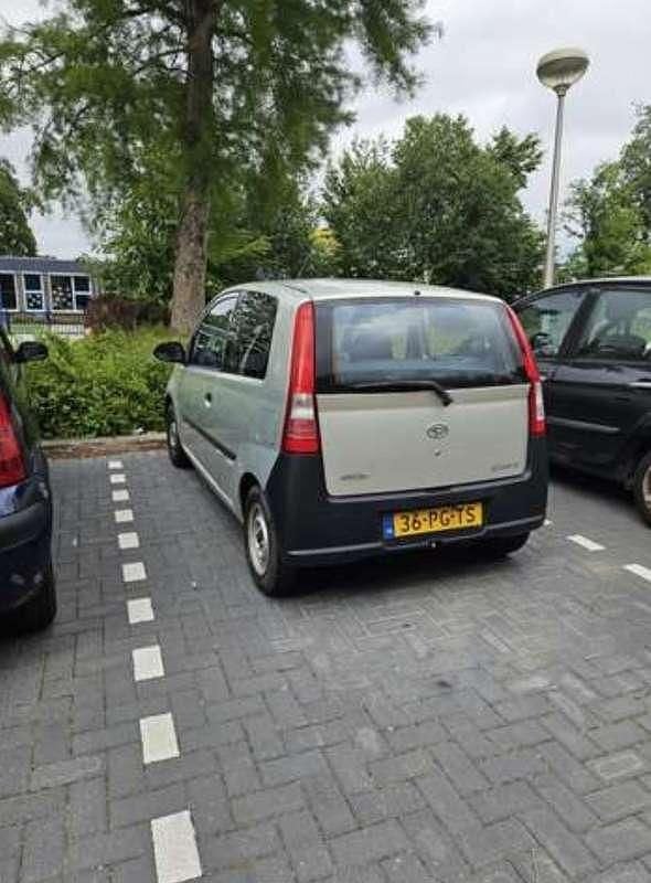 Beige Gebruikt 2004 Daihatsu Cuore Hatchback | € 750 (Goede deal) - Afbeelding 1/4