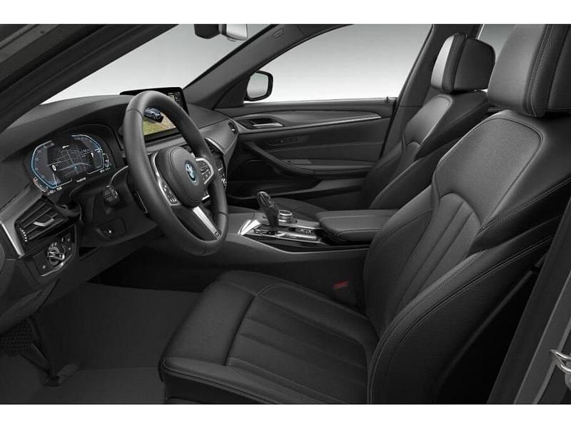 Sophistograu brillianteffect metallic (donker grijs metallic) Gebruikt 2022 BMW 530e Executive Stationwagen | € 40.895 (Goede deal) - Afbeelding 1/1