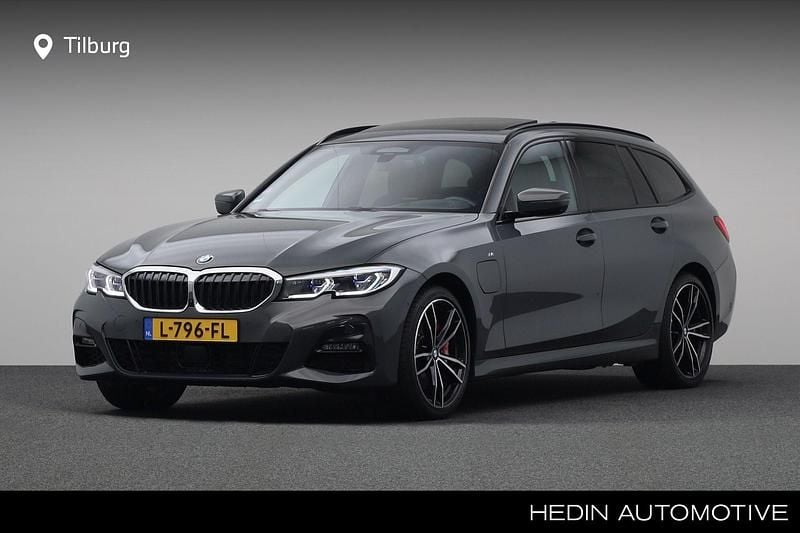 Grijs Gebruikt 2021 BMW 330e Comfort Edition Stationwagen | € 34.880 (Duur) - Afbeelding 1/4