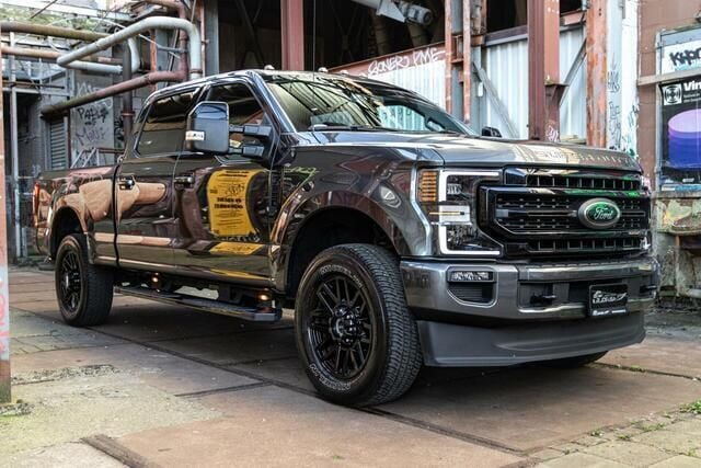 Grijs Gebruikt 2021 Ford F250 Lariat Van | € 79.950 - Afbeelding 1/4