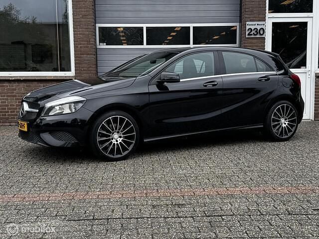 Zwart Gebruikt 2014 Mercedes A180 Ambition Hatchback | € 6.950 (Goede deal) - Afbeelding 1/4