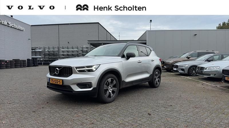Grijs Gebruikt 2018 Volvo XC40 R-Design SUV | € 24.950 (Eerlijke prijs) - Afbeelding 1/4