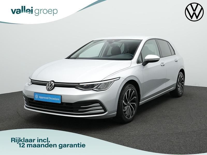 Grijs Gebruikt 2023 VW Golf VIII Life Hatchback | € 26.800 (Eerlijke prijs) - Afbeelding 1/4