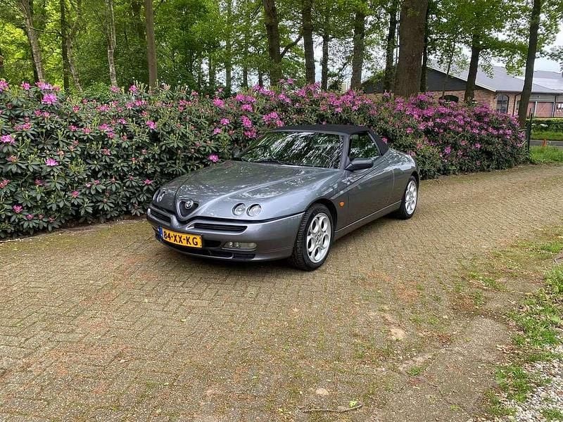 Grijs Gebruikt 1999 Alfa Romeo Spider Cabriolet | € 14.950 (Duur) - Afbeelding 1/4
