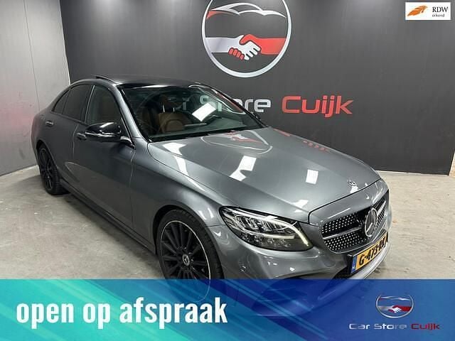 Grijs Occasion 2018 Mercedes C160 Business Coupé | € 19.990 (Eerlijke prijs) - Afbeelding 1/4