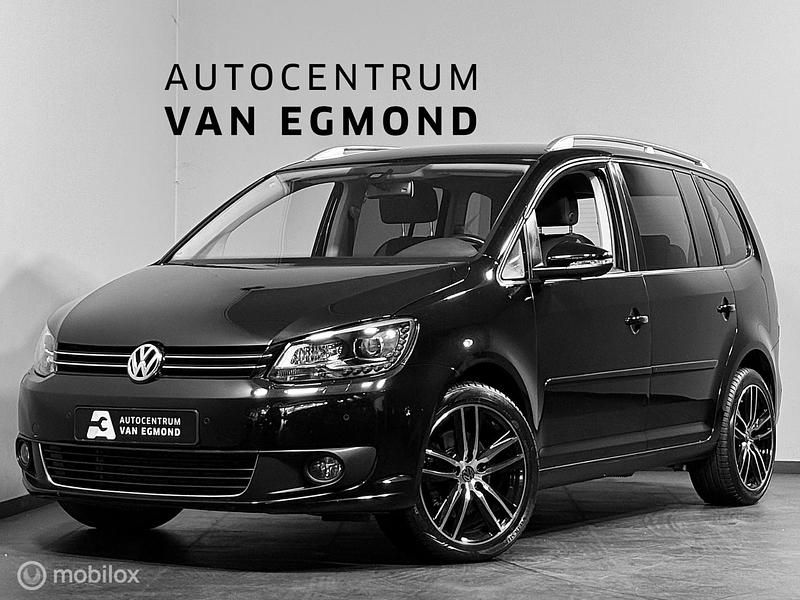 Zwart Gebruikt 2014 VW Touran Highline MPV | € 14.999 (Duur) - Afbeelding 1/4