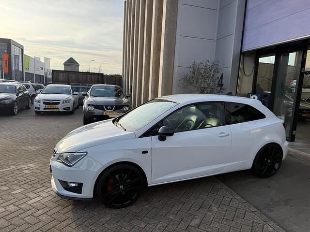 Wit Occasion 2013 Seat Ibiza SC CUPRA Hatchback | € 9.250 (Eerlijke prijs) - Afbeelding 1/4