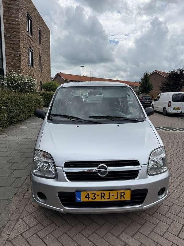 Grijs Gebruikt 2005 Opel Agila MPV | € 1.500 (Eerlijke prijs) - Afbeelding 1/4