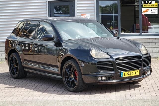 Zwart, metallic lak Gebruikt 2006 Porsche Cayenne Turbo SUV | € 14.850 (Eerlijke prijs) - Afbeelding 1/4