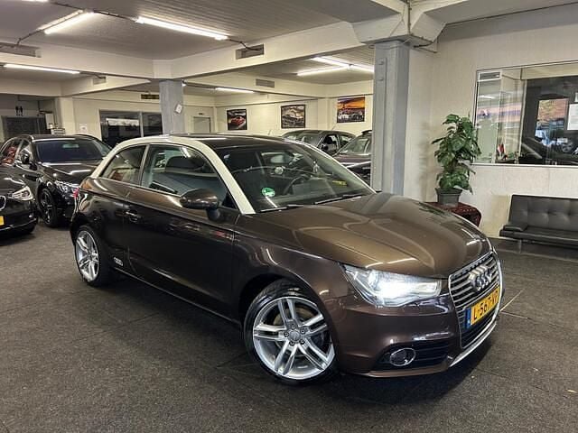 Bruin Gebruikt 2013 Audi A1 Proline Hatchback | € 5.995 (Super prijs) - Afbeelding 1/4