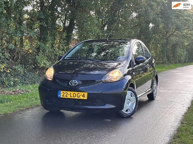 Zwart Gebruikt 2006 Toyota Aygo Hatchback | € 1.450 (Goede deal) - Afbeelding 1/4