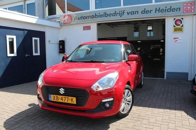 Rood Gebruikt 2018 Suzuki Swift Hatchback | € 12.950 (Eerlijke prijs) - Afbeelding 1/4