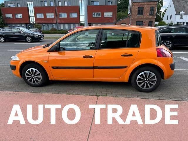 Oranje Occasion 2004 Renault Mégane II Hatchback | € 2.650 - Afbeelding 1/4