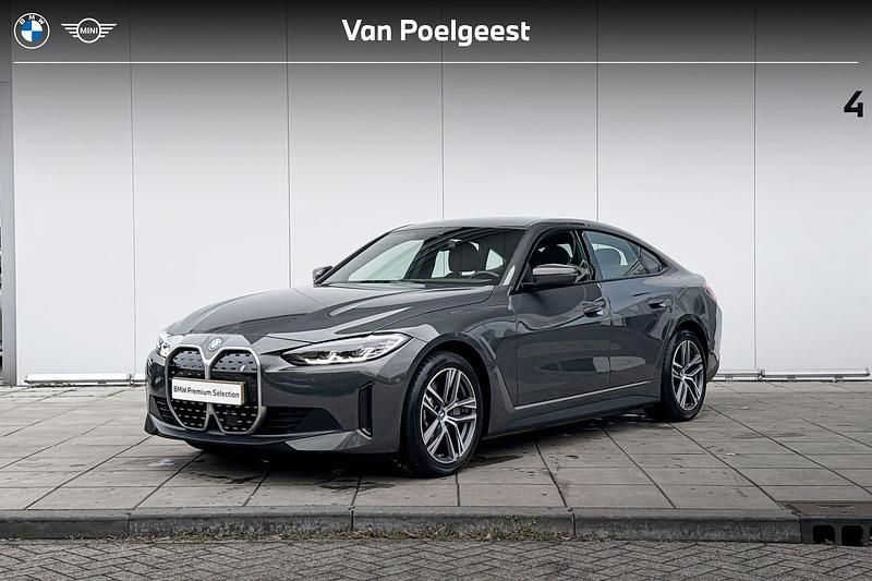 Dravitgrau metallic (grijs metallic) Gebruikt 2022 BMW i4 Executive Sedan | € 40.900 (Eerlijke prijs) - Afbeelding 1/4