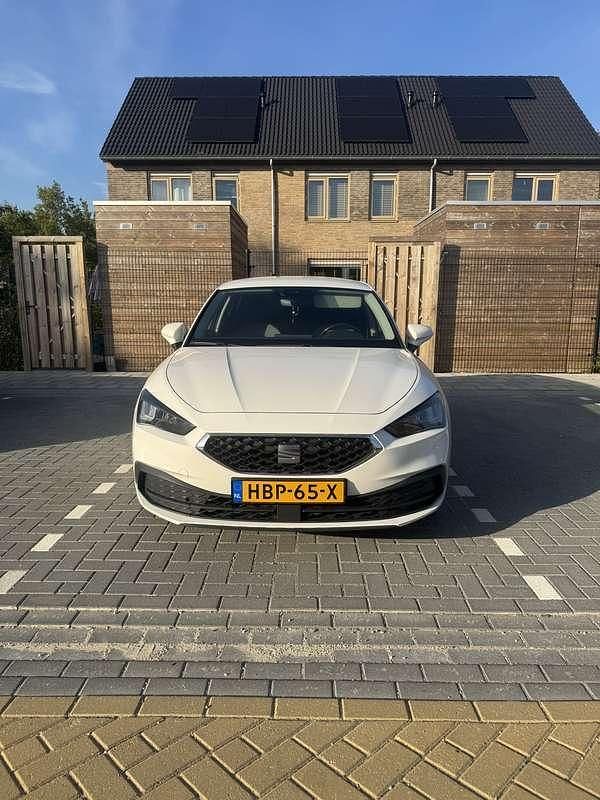 Wit Gebruikt 2021 Seat Leon ST Stationwagen | € 16.995 (Eerlijke prijs) - Afbeelding 1/4