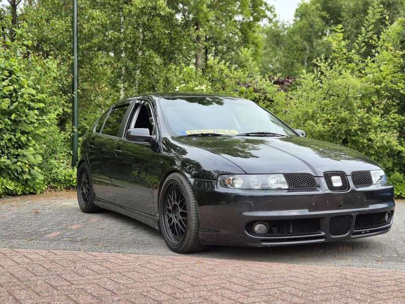 Gebruikt 2003 Seat Leon Sport Sedan | € 4.500 (Iets duurder) - Afbeelding 1/4