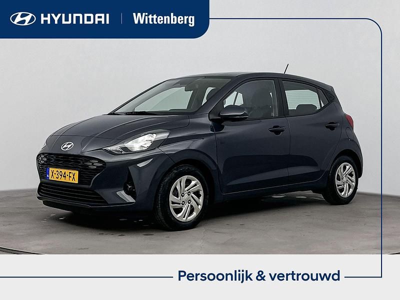 Grijs Occasion 2023 Hyundai i10 Comfort Hatchback | € 14.800 (Eerlijke prijs) - Afbeelding 1/3