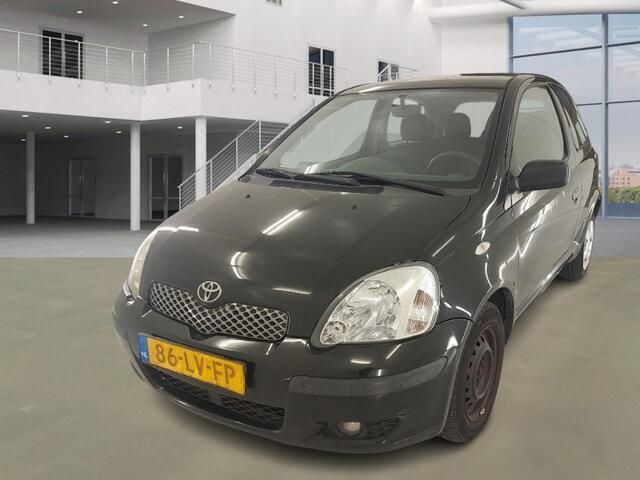 Zwart Gebruikt 2003 Toyota Yaris Luna Hatchback | € 1.395 (Eerlijke prijs) - Afbeelding 1/4