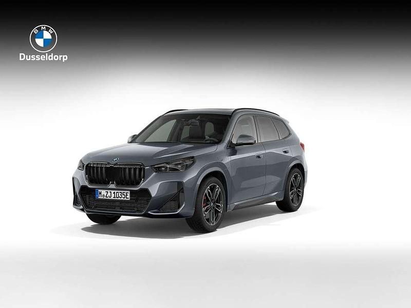 Grijs Nieuw 2025 BMW X1 M Sport SUV | € 73.662 (Eerlijke prijs) - Afbeelding 1/3