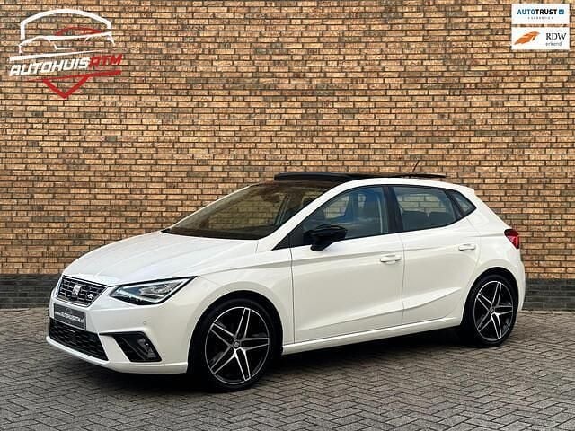 Wit Gebruikt 2017 Seat Ibiza Beats Hatchback | € 16.950 (Eerlijke prijs) - Afbeelding 1/4
