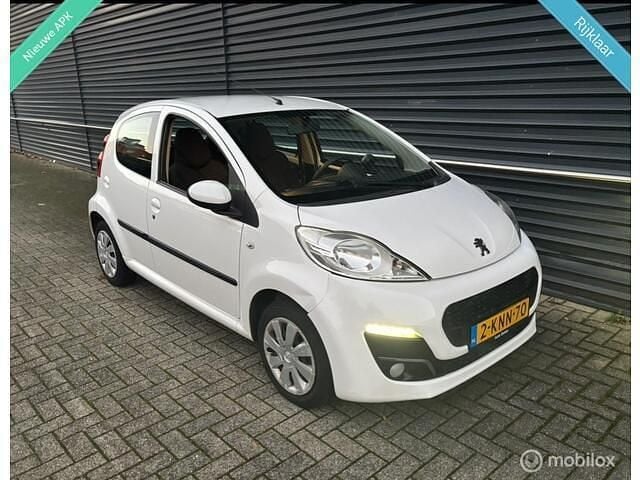 Wit Occasion 2013 Peugeot 107 Access Hatchback | € 2.249 (Goede deal) - Afbeelding 1/4