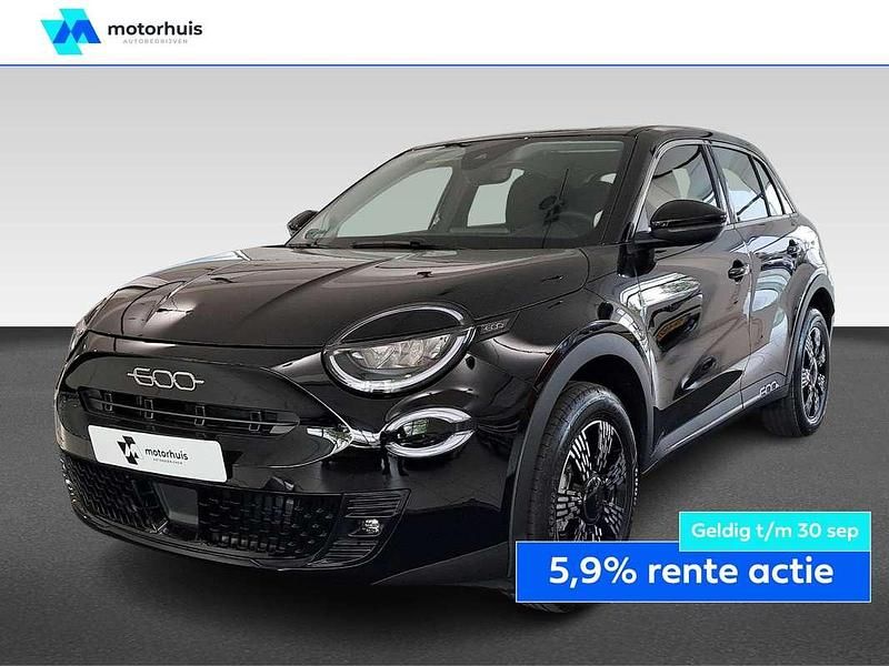 Zwart Nieuw 2025 Fiat 600 Urban SUV | € 27.950 (Goede deal) - Afbeelding 1/4