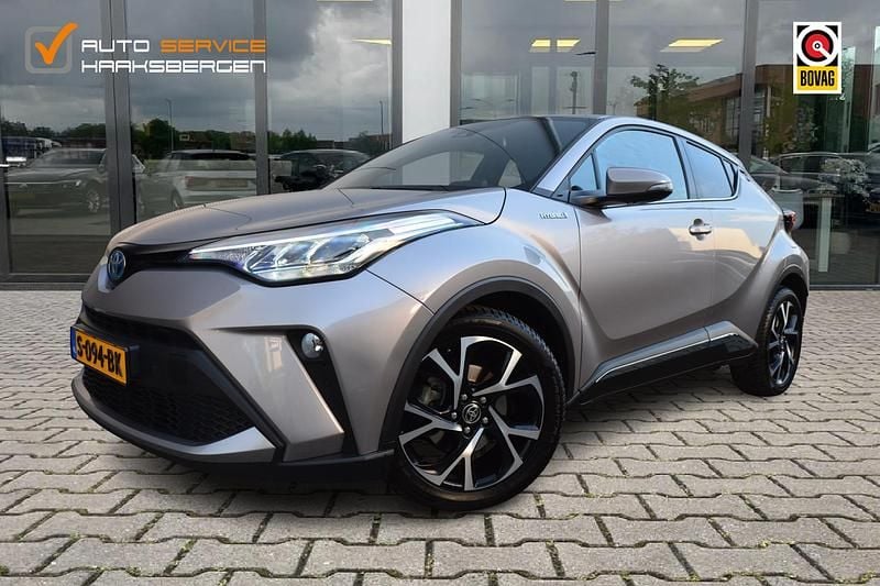 Grijs, metallic lak Gebruikt 2022 Toyota C-HR Business Edition SUV | € 22.900 (Goede deal) - Afbeelding 1/4