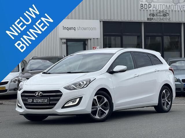 Wit Gebruikt 2016 Hyundai i30 Comfort Hatchback | € 10.950 (Eerlijke prijs) - Afbeelding 1/4