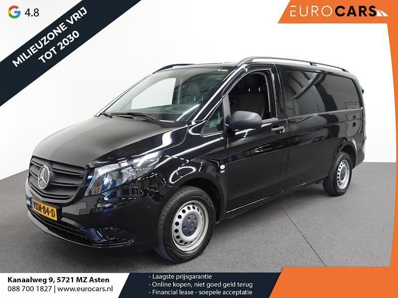 Zwart Gebruikt 2024 Mercedes Vito MPV | € 36.290 (Duur) - Afbeelding 1/4