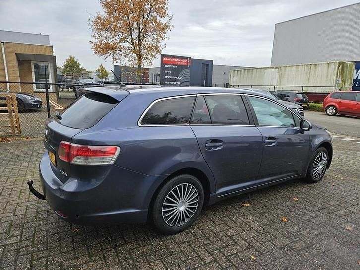 Occasion Toyota Avensis Business Edition 127 PK (93 kW) 2011 Grijs Stationwagen