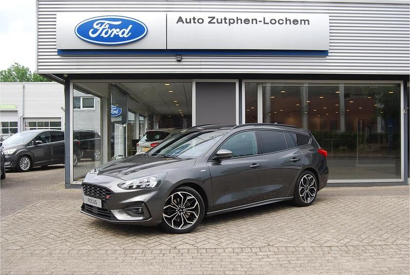 Grijs Occasion 2019 Ford Focus Business Edition Stationwagen | € 19.940 (Eerlijke prijs) - Afbeelding 1/4
