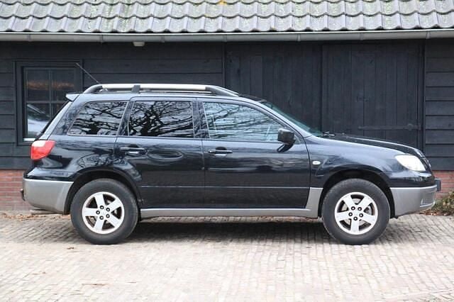 Occasion Mitsubishi Outlander Invite+ 136 PK (100 kW) 2008 Zwart (metallic) SUV