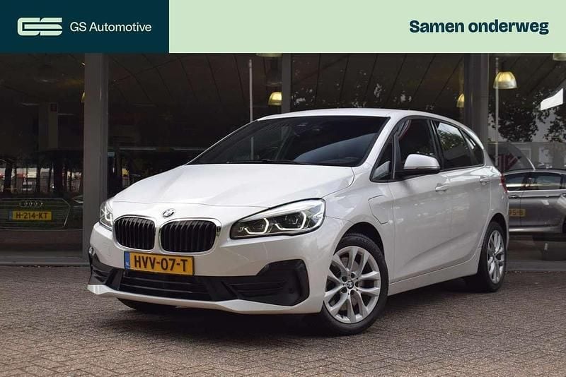 Wit Gebruikt 2021 BMW 225 Active Tourer iPerformance MPV | € 21.210 (Super prijs) - Afbeelding 1/4