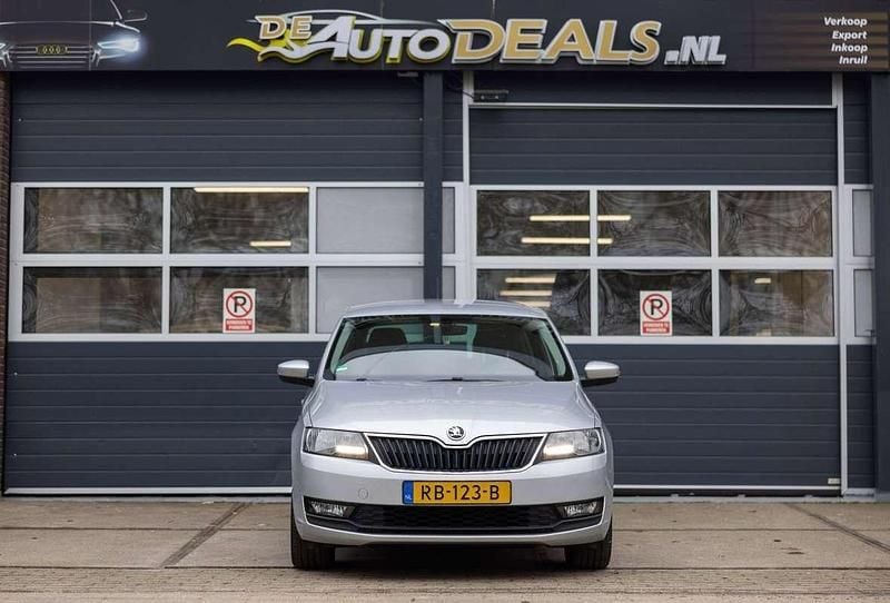 Occasion Skoda Rapid Drive 95 PK (69 kW) 2017 Grijs Hatchback