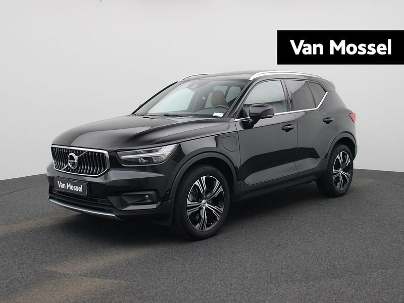 Zwart Gebruikt 2020 Volvo XC40 Inscription SUV | € 32.400 (Eerlijke prijs) - Afbeelding 1/4