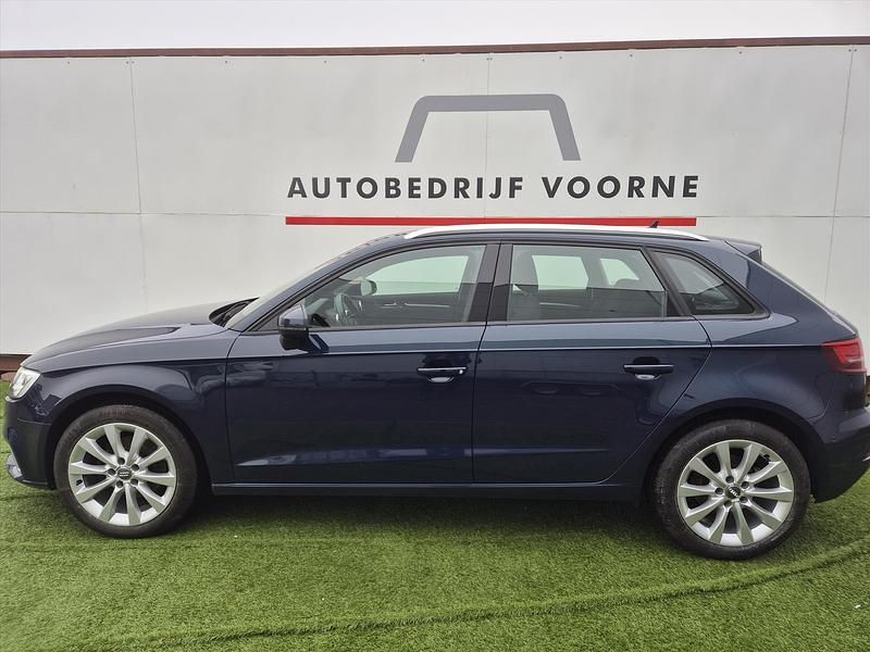Blauw Gebruikt 2019 Audi A3 Sportback Hatchback | € 19.950 (Iets duurder) - Afbeelding 1/4
