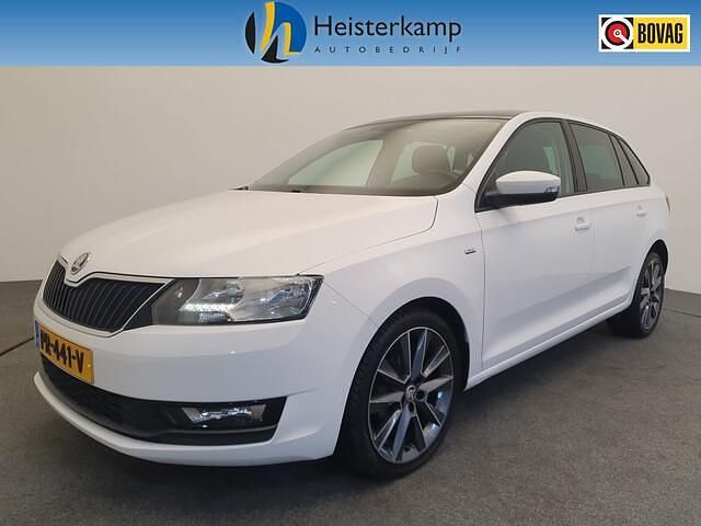 Wit Gebruikt 2017 Skoda Rapid Drive Hatchback | € 13.450 (Eerlijke prijs) - Afbeelding 1/4