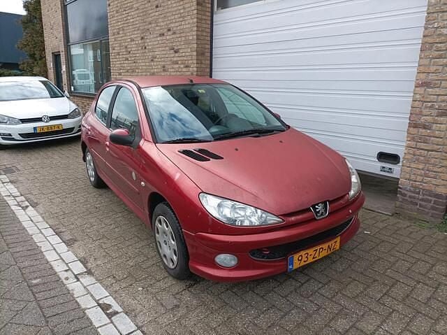 Occasion Peugeot 206 75 PK (55 kW) 2008 Rood Hatchback