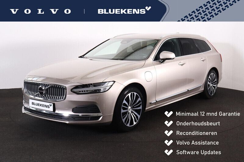 Beige Gebruikt 2023 Volvo V90 Core Stationwagen | € 41.900 - Afbeelding 1/4