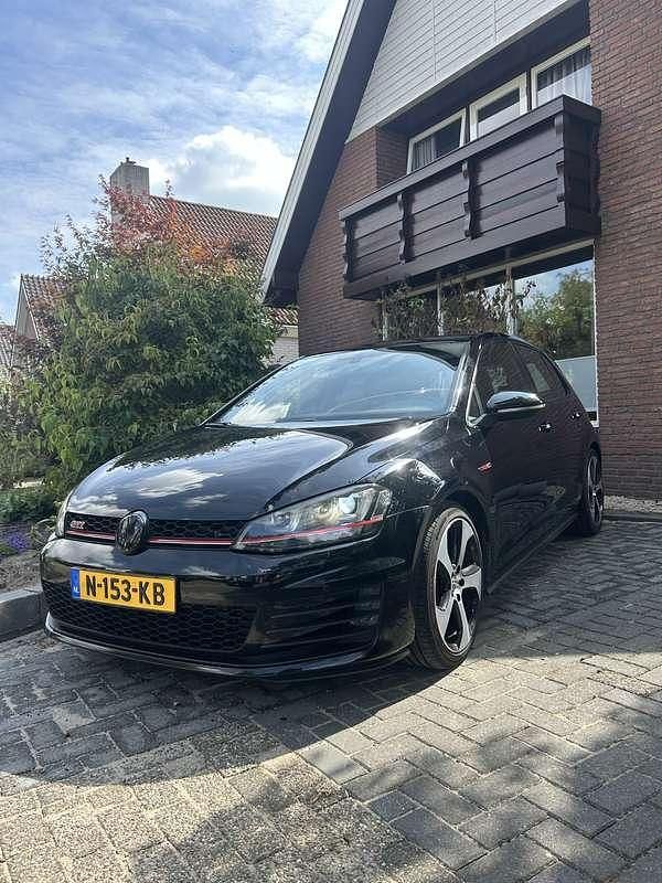 Zwart Gebruikt 2015 VW Golf VII GTI Stationwagen | € 13.995 (Goede deal) - Afbeelding 1/4