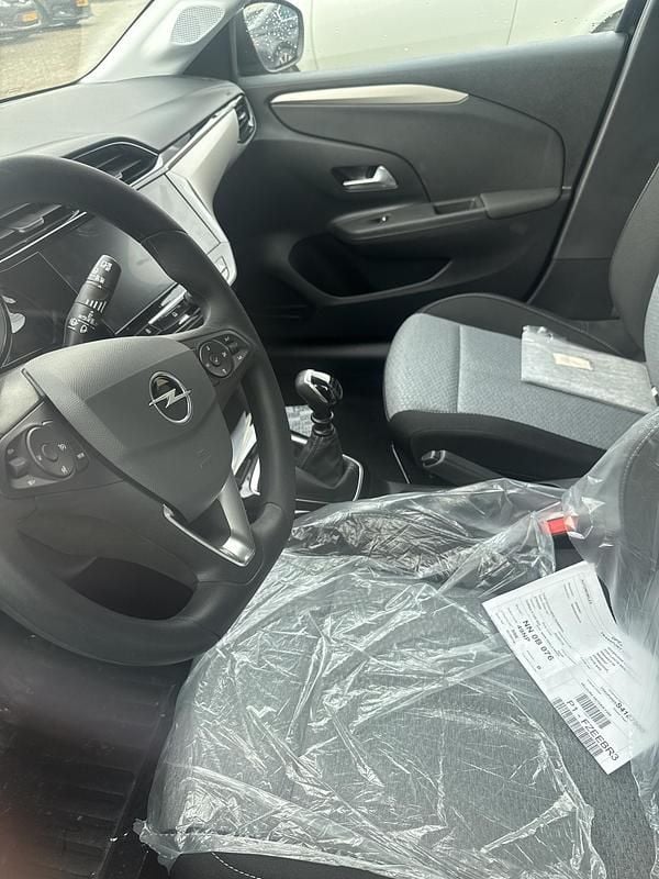 Nieuw Opel Corsa Edition 102 PK (75 kW) 2025 Zwart Hatchback