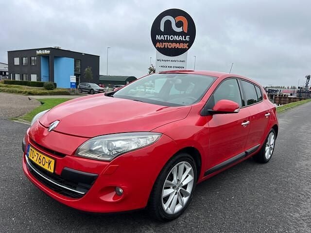 Rood Gebruikt 2011 Renault Mégane GT Line GT-Line Hatchback | € 3.999 (Eerlijke prijs) - Afbeelding 1/4