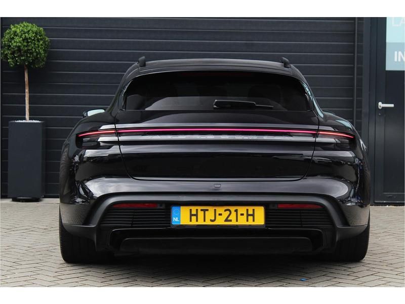 Occasion Porsche Taycan Sport Turismo 461 kW (627 PK) 2023 Zwart Sedan
