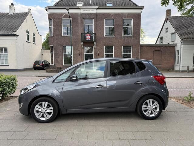 Grijs Gebruikt 2011 Hyundai ix20 MPV | € 11.750 (Eerlijke prijs) - Afbeelding 1/4