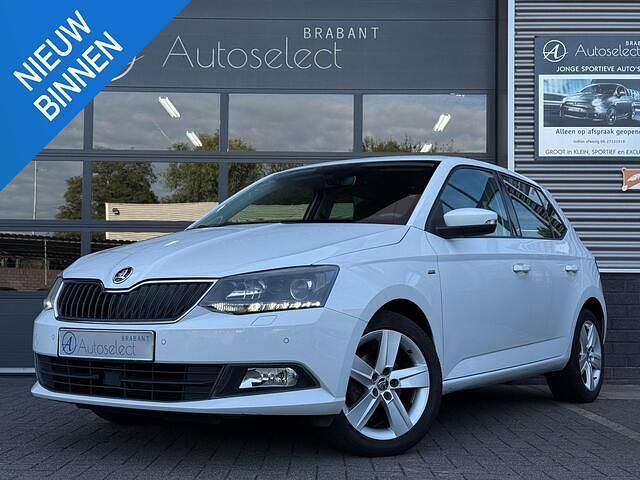 Wit Gebruikt 2017 Skoda Fabia Style Hatchback | € 8.990 (Goede deal) - Afbeelding 1/4
