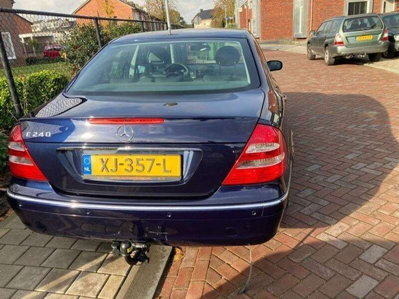 Occasion Mercedes E240 163 PK (119 kW) 2002 Blauw Sedan