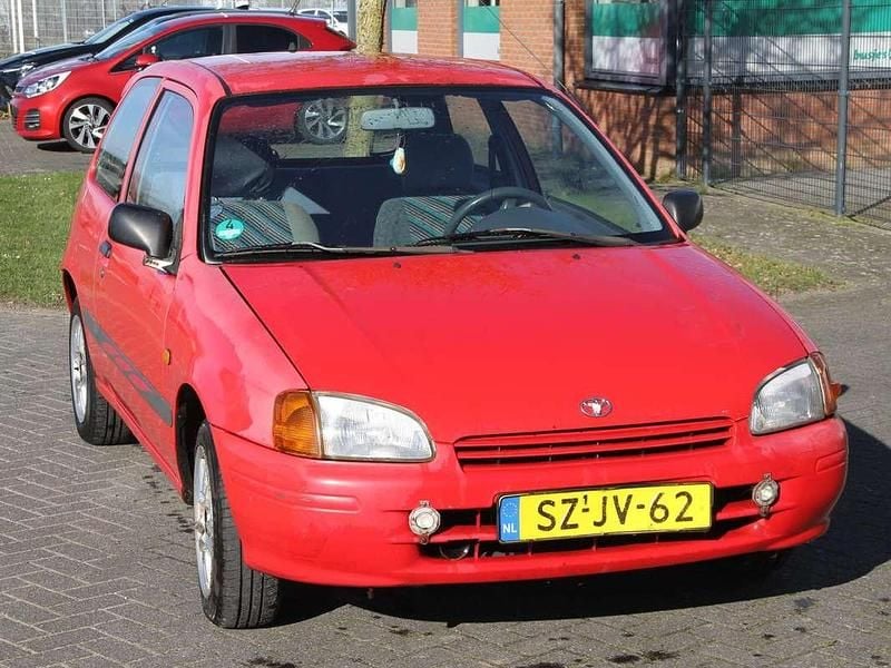 Occasion Toyota Starlet 75 PK (55 kW) 1998 Rood Hatchback
